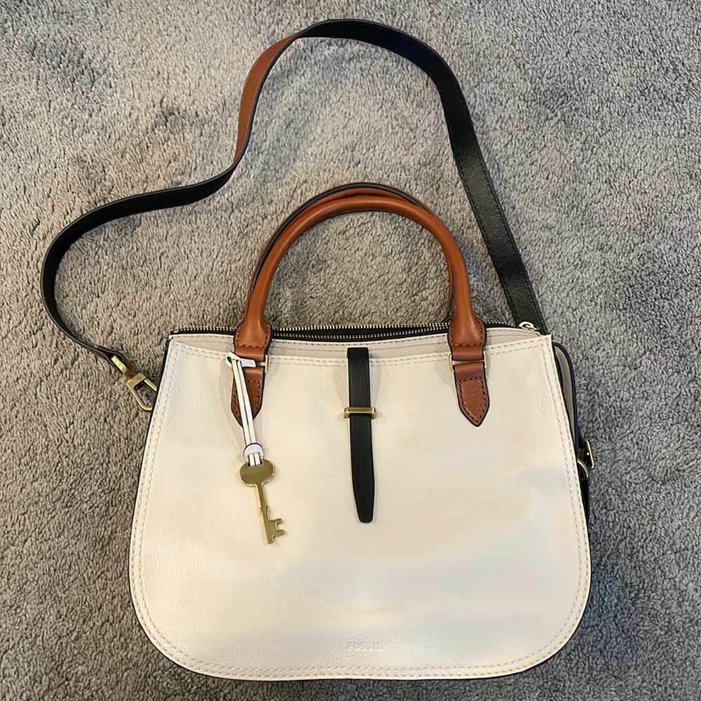 Neutral, fossil handbag. Extra strap, included, side pockets and zip closure